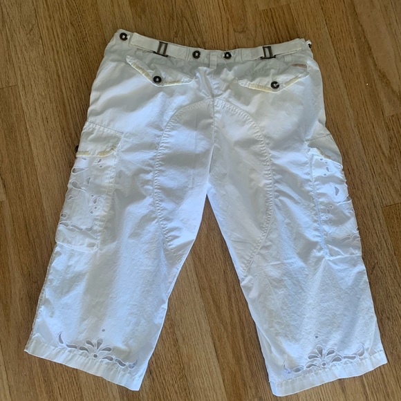 Miss Me Cotton Cargo Style Capris w Eyelet Trim - Picture 2 of 14